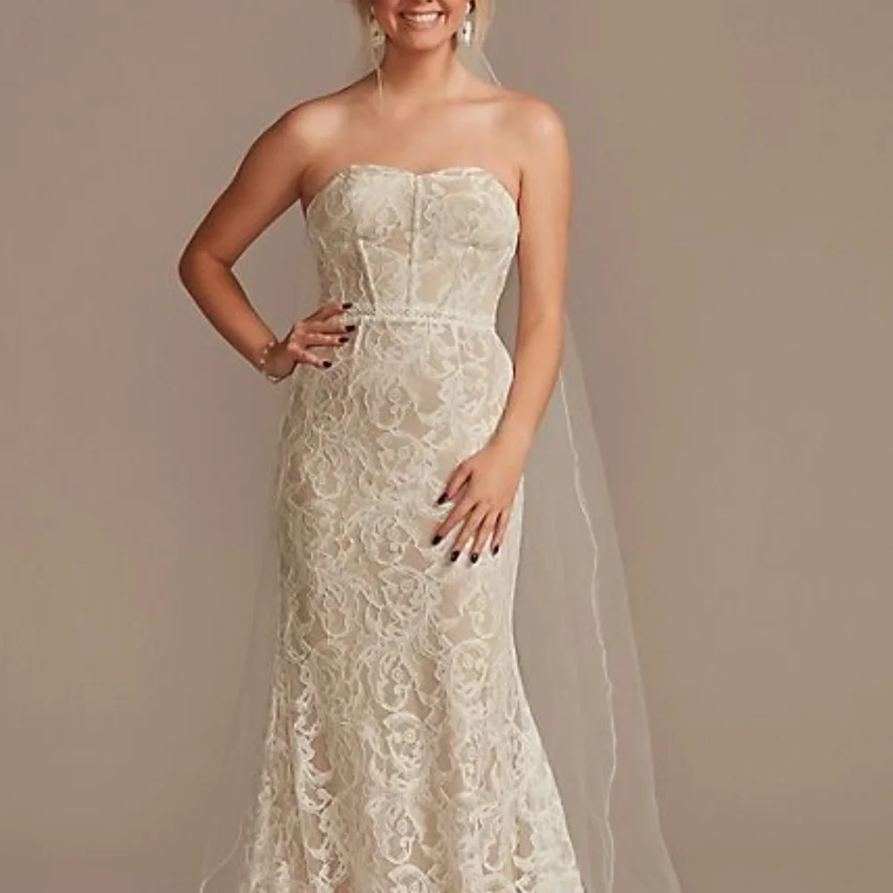 David’s Bridal Wedding dress - Picture 4 of 6